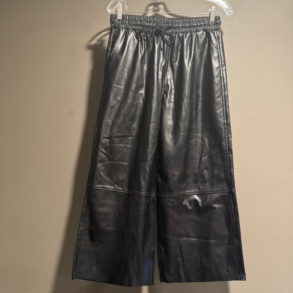 Black Faux Leather Cropped Pull On Wide Leg Pants Size Medium